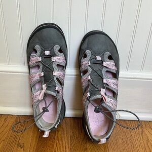 Trekkie shoes